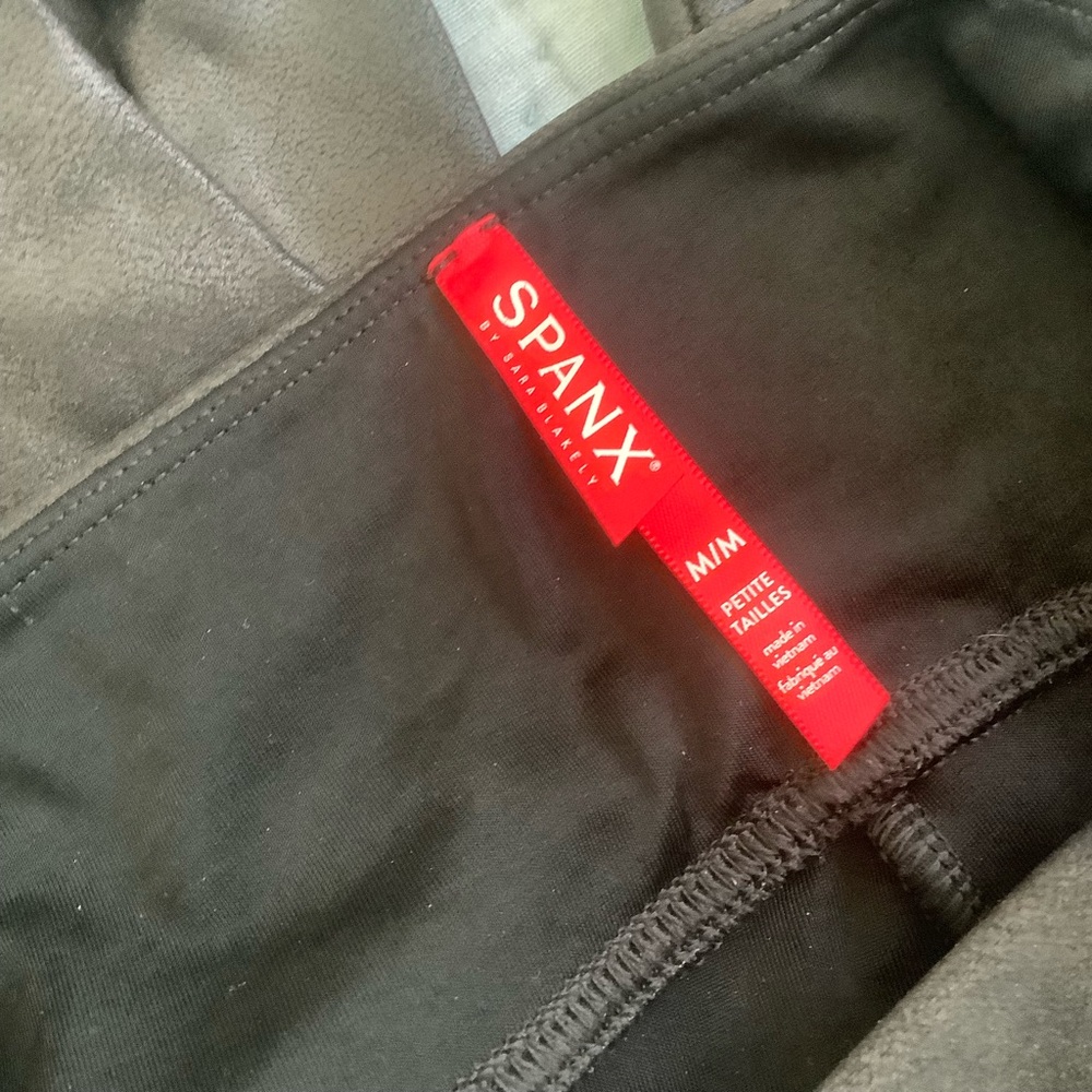 Spanx Faux Leather Shiny Ready To Wow Leggings Size Medium Black Stretch Shaping - Picture 13 of 13